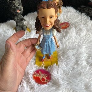 Bobble head “ Dorothy”